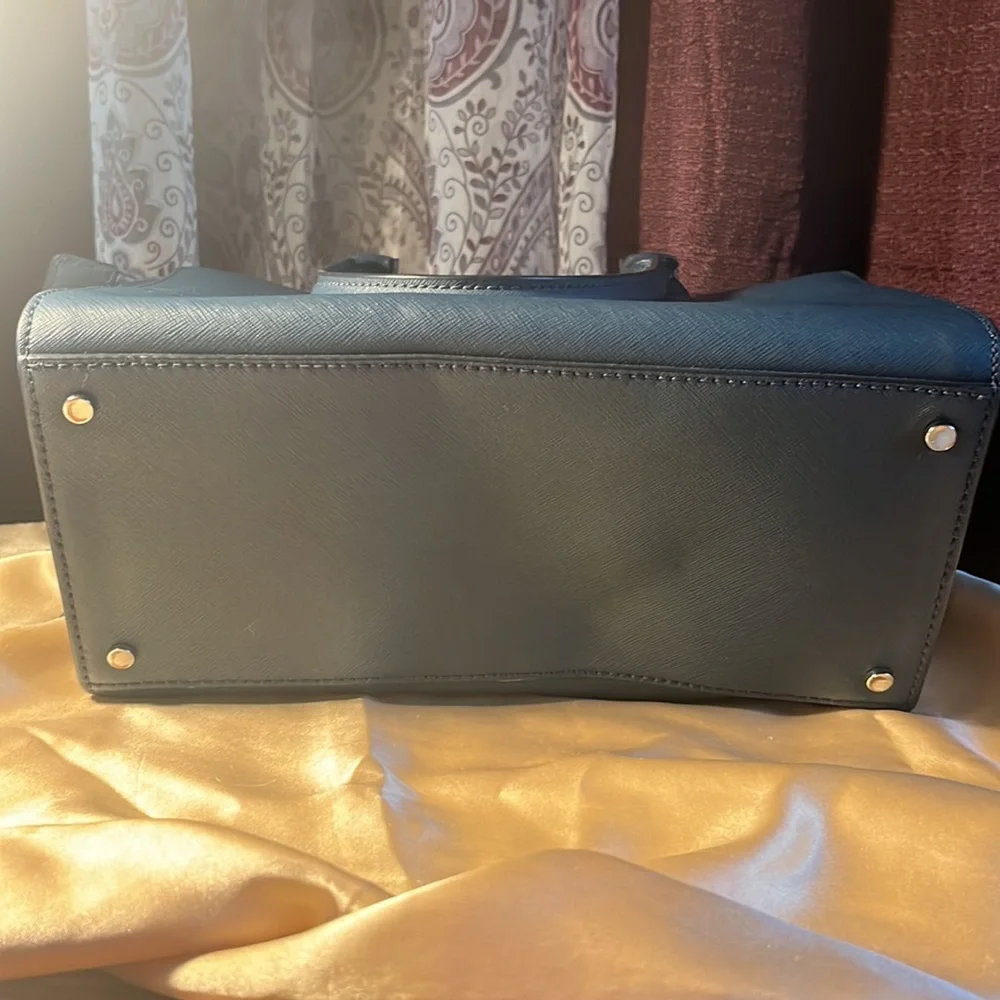 Kate Spade - Picture 3 of 4